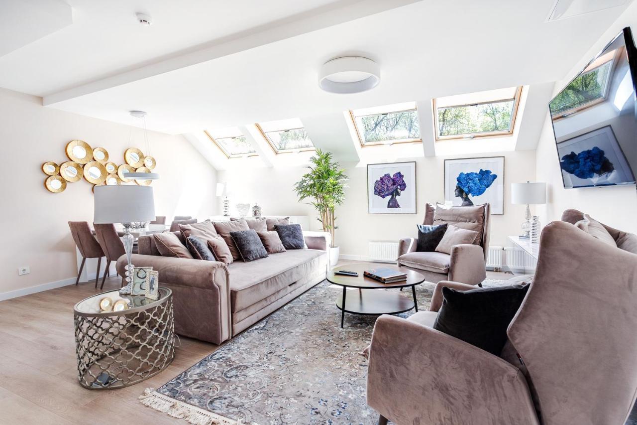 Luxury For Everyone - Hills Park Lux Apartments 1 VNO Eksteriør billede