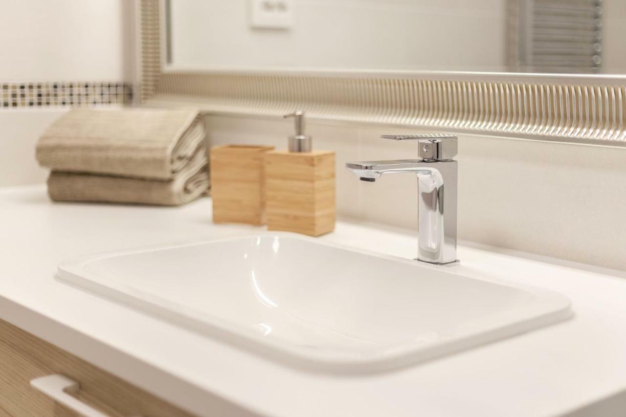 Luxury For Everyone - Hills Park Lux Apartments 1 VNO Eksteriør billede